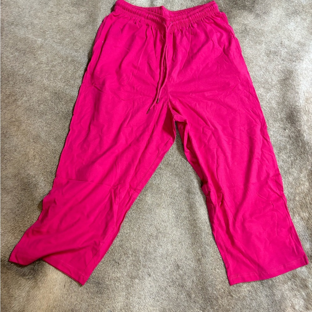 Bright pink Capris